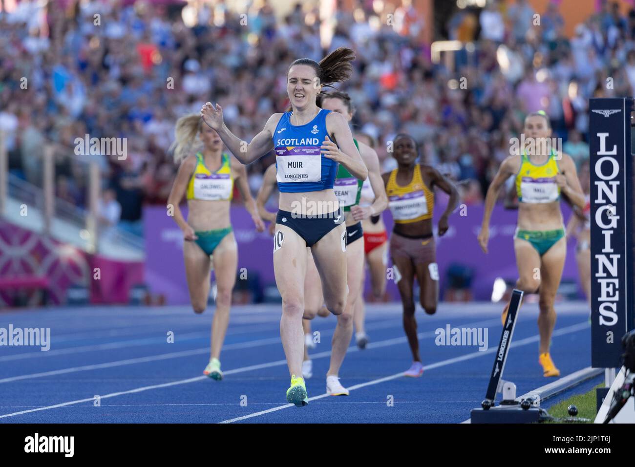 07-8-22 - Laura Muir, Schottland, gewinnt das 1500-Meter-Finale bei den Commonwealth Games 2022 in Birmingham im Alexander Stadium, Birmingham. Stockfoto