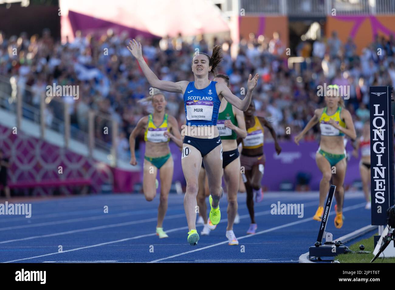 07-8-22 - Laura Muir, Schottland, gewinnt das 1500-Meter-Finale bei den Commonwealth Games 2022 in Birmingham im Alexander Stadium, Birmingham. Stockfoto