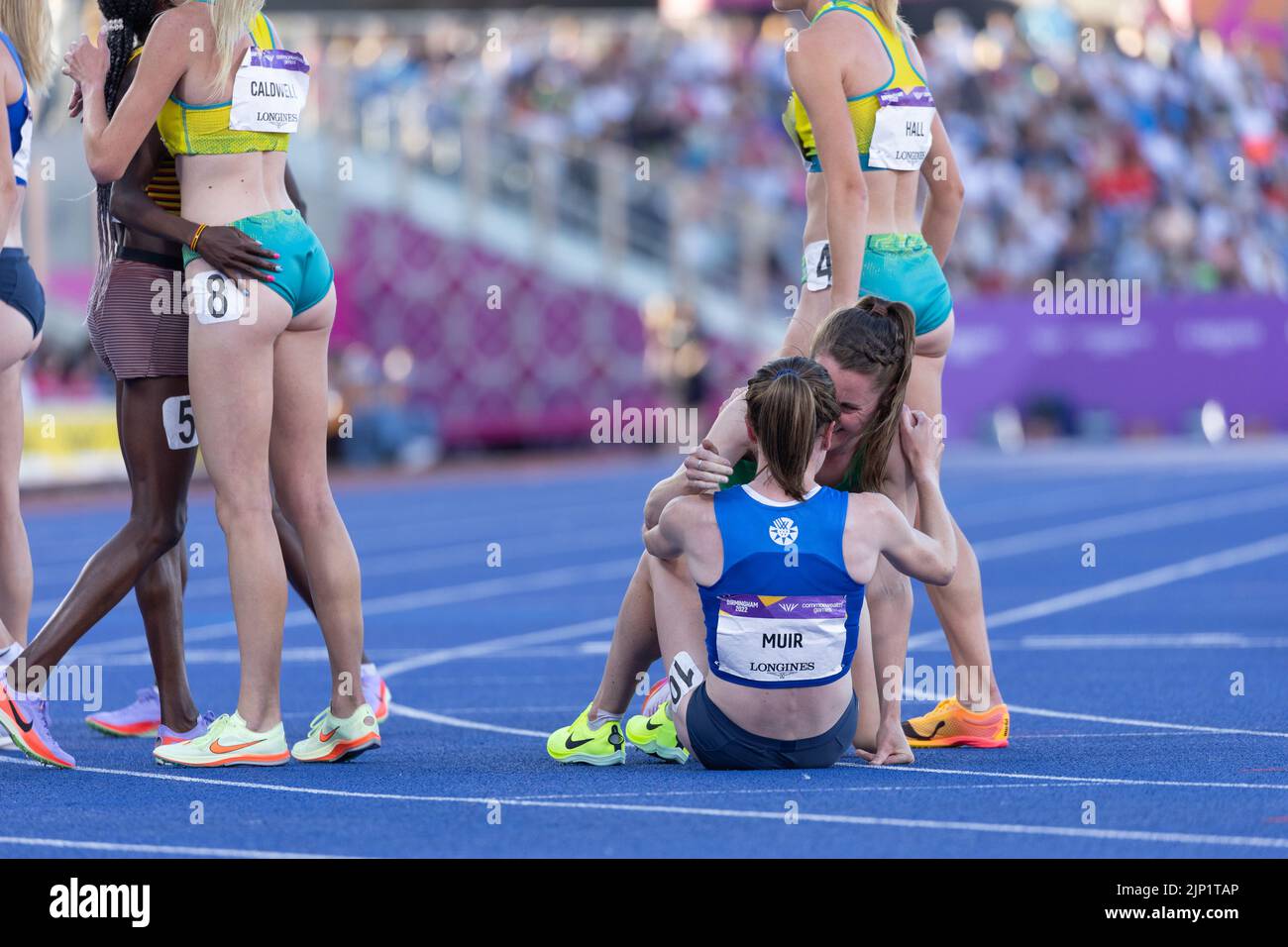 07-8-22 - Laura Muir, Schottland, gewinnt das 1500-Meter-Finale bei den Commonwealth Games 2022 in Birmingham im Alexander Stadium, Birmingham. Stockfoto