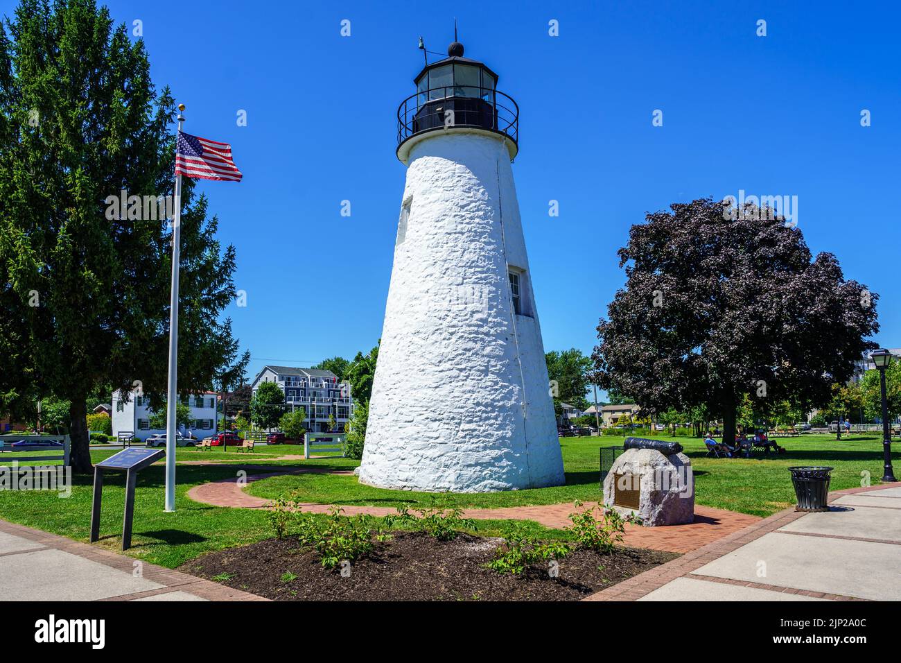 Havre de Grace, MD, USA – 13. August 2022: Der Concord Point Lighthouse am Rande der Küstenlinie der Bucht von Chaspeake in der Stadt Harford County. Stockfoto