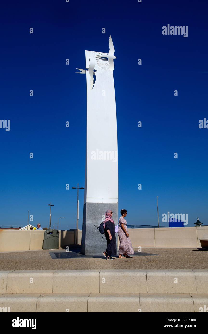 The Sea Swallow, eine Skulptur von Stephen Broadbent auf dem Thornton-Cleveleys Mythic Coastline Project Stockfoto
