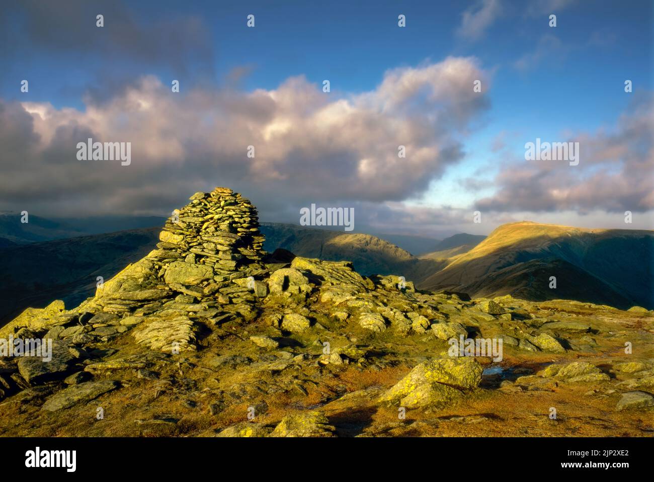Die Gipfelbestattung auf der Ill Bell in den Eastern Fells von Cumbria Stockfoto