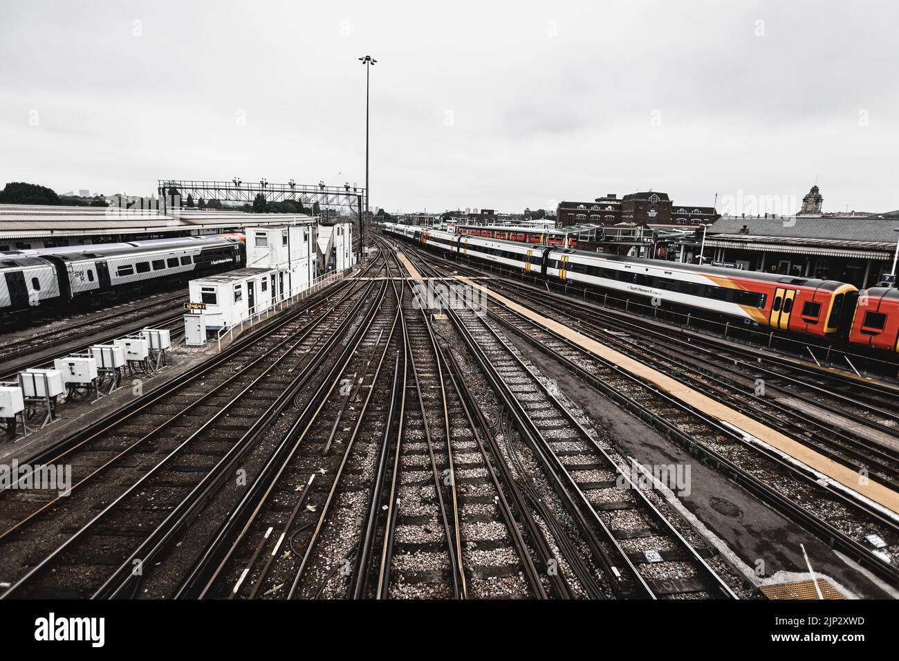 Die Züge am Bahnhof Clapham Junction. London, Großbritannien. Stockfoto