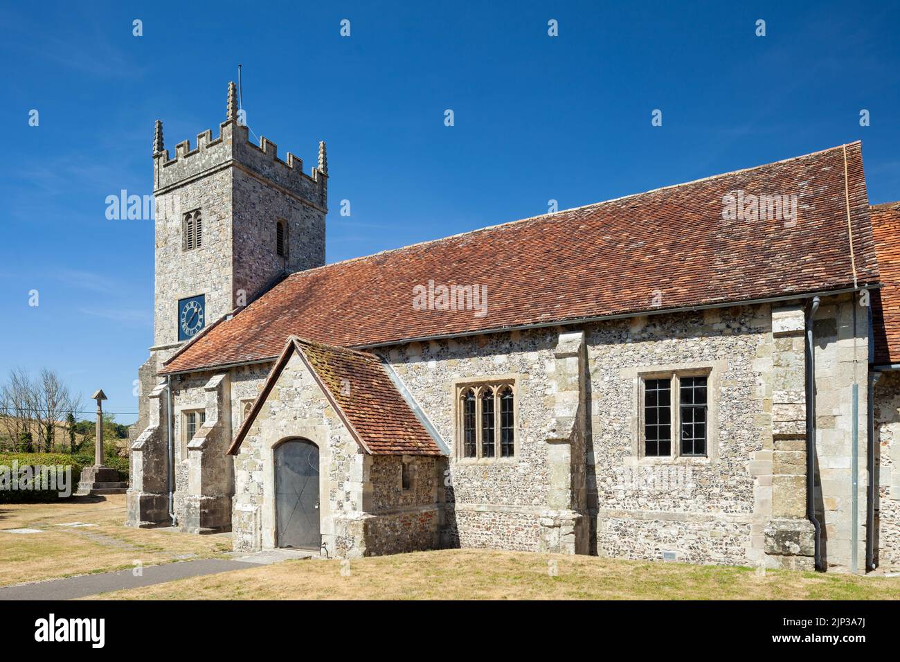 Sommernachmittag in der St. Lawrence Kirche in der Nähe von Salisbury, Wiltshire, England. Stockfoto