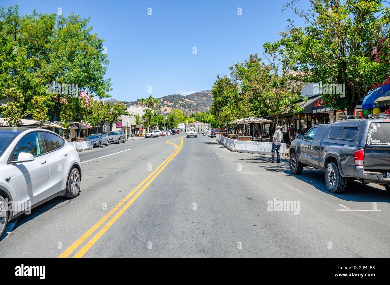 Blick auf eine Straße in der Stadt Calistoga im Napa Valley in Kalifornien, USA Stockfoto