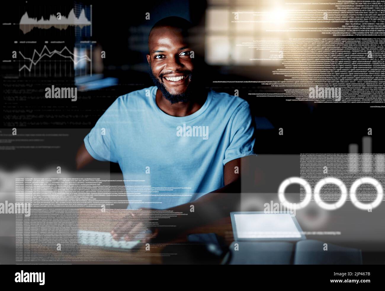 Computerprogrammierung, Codierung und Webdesign mit einem kreativen Profi in seinem Büro mit CGI, Spezialeffekten und digitalem Overlay. Porträt eines Stockfoto