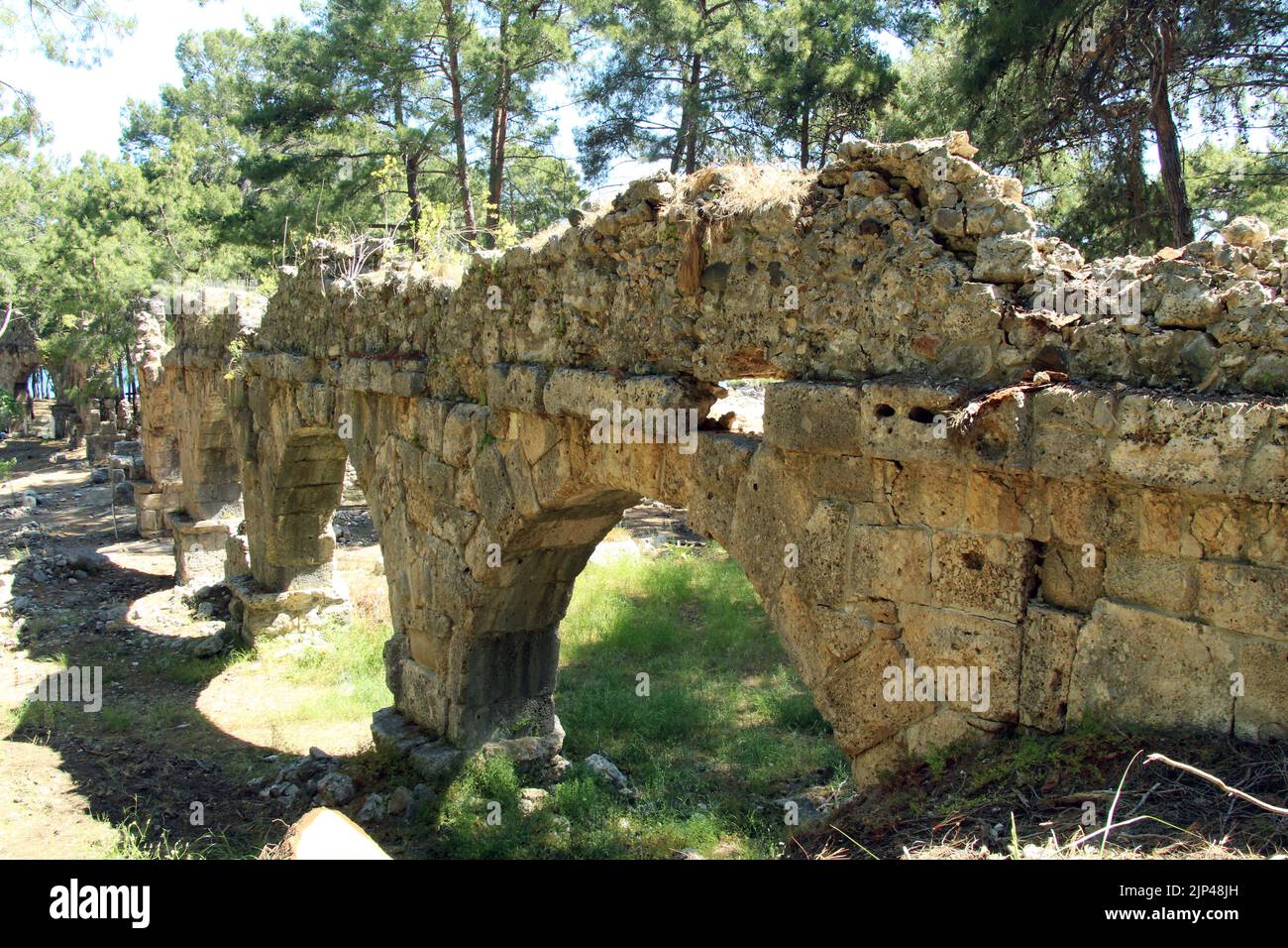 Ruinen eines antiken römischen Aquädukts Stockfoto