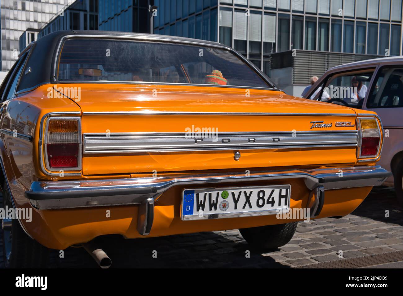 Ford Taunus TC, GXL aus den siebziger Jahren auf der Oldtimer-Ausstellung in Köln, diagonaler Blick von hinten Stockfoto