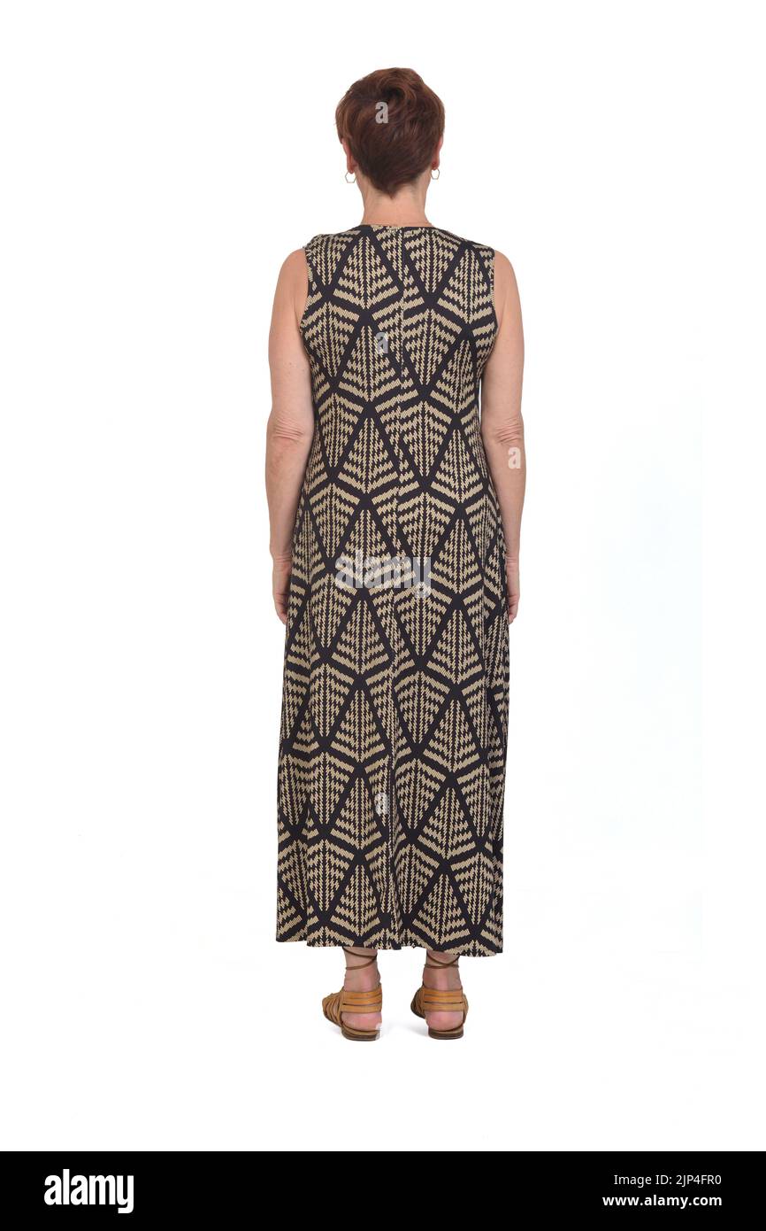 Volle Rückansicht einer Frau mittleren Alters, die ein Kleid auf weißem Hintergrund trägt Stockfoto
