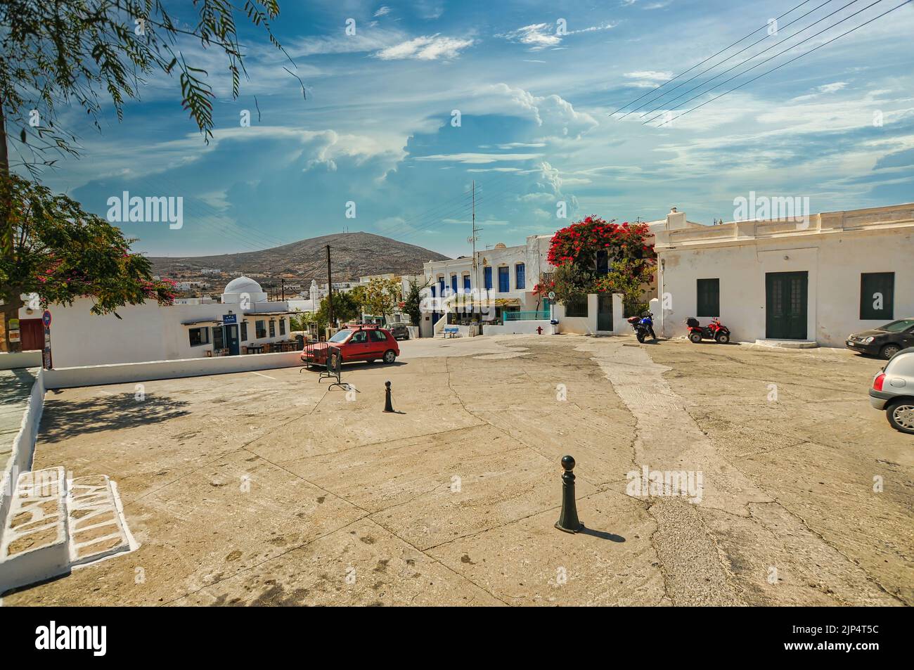 Schönes traditionelles Dorf Chora auf der Insel Folegandros, Kykladen, Griechenland Stockfoto