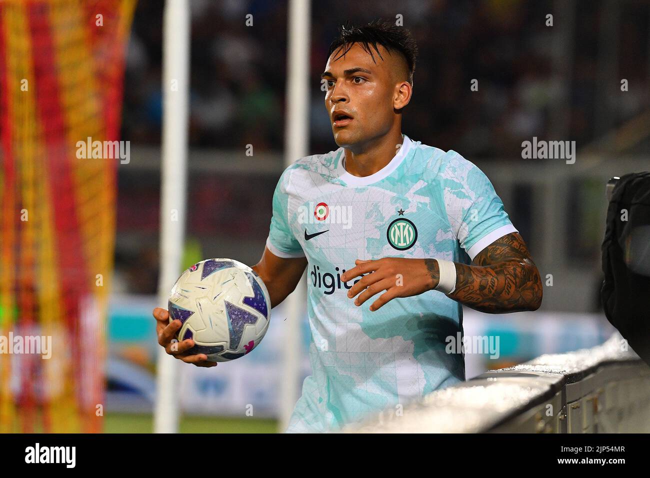 Foto Giovanni Evangelista/LaPresse 13 Agosto 2022 Lecce, Italia - Sport, calcio - U.S. Lecce vs F.C. Inter - CampionatoSerie A Tim 2022/23 - Stadio E. Giardiniero - Via del Mare. Nella foto: Lautaro Martinez 13. August 2022 Lecce, Italien - Sport, Fußball - USA Lecce vs F.C. Inter - Italienische Meisterschaft Serie A Tim 2022/23- E. Giardiniero - Via del Mare Stadium. Im Bild: Lautaro Martinez Stockfoto