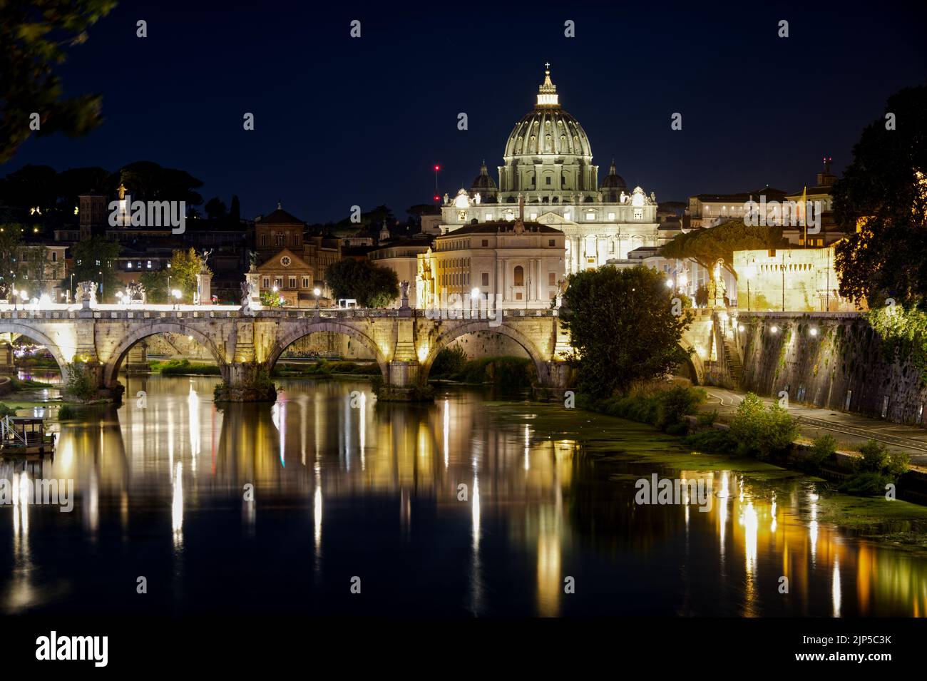 Eine nächtliche Aufnahme des Vatikans in Rom, Italien. Stockfoto