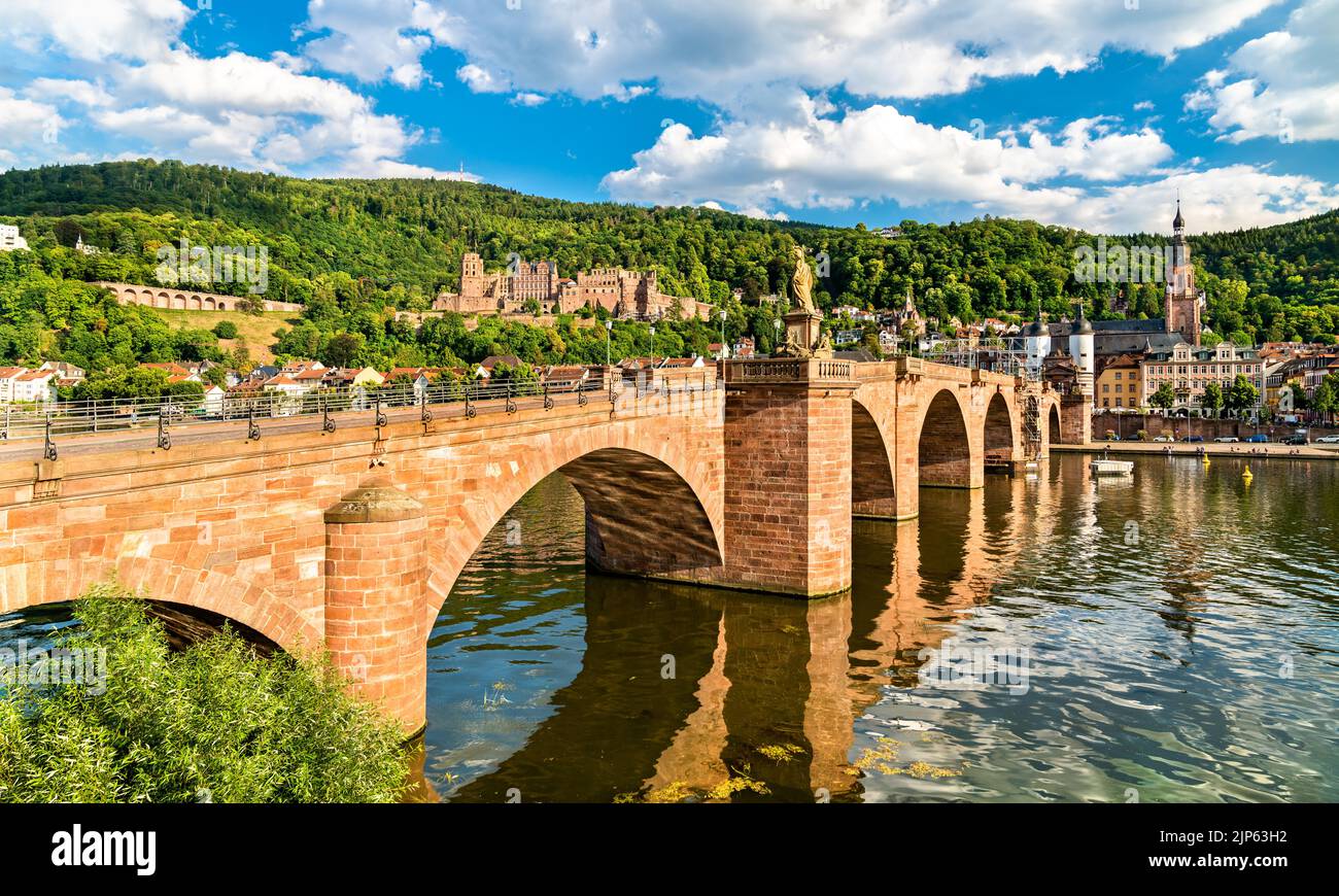 Heidelberg mit der Alten Brücke und dem Schloss in Deutschland Stockfoto