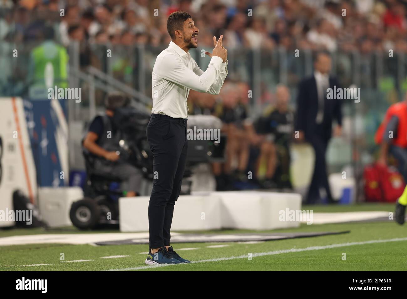 Turin, Italien, 15.. August 2022. Alessio Dionisi Cheftrainer von US Sassuolo reagiert während des Serie-A-Spiels im Allianz-Stadion in Turin. Bildnachweis sollte lauten: Jonathan Moscrop / Sportimage Stockfoto