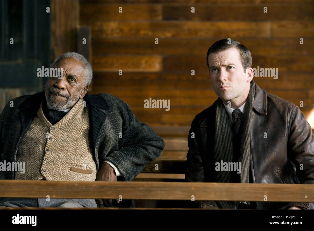 BILL COBBS, LUCAS BLACK, NIEDRIG, 2009 Stockfoto