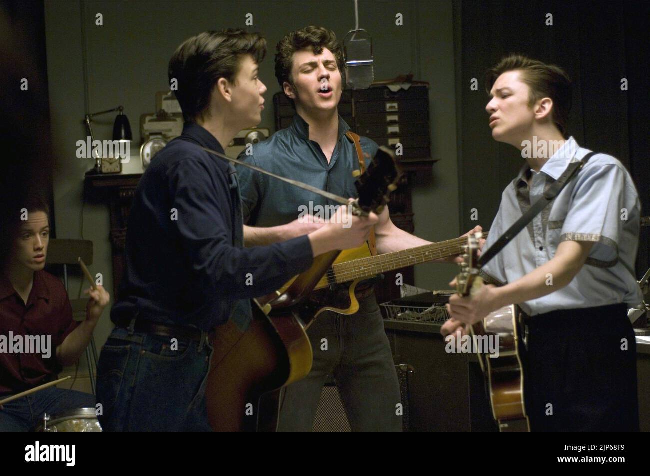 SAM WILMOTT, Thomas Sangster, Aaron Johnson, SAM BELL, NOWHERE BOY, 2009 Stockfoto