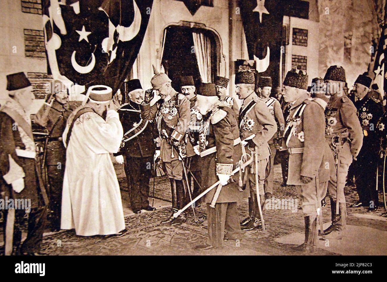 Der scheich ul Islam, Kaiser Wilhelm II., der Sultan, Exzellenz Enver Pascha, 1. Weltkrieg (29411748075) Stockfoto