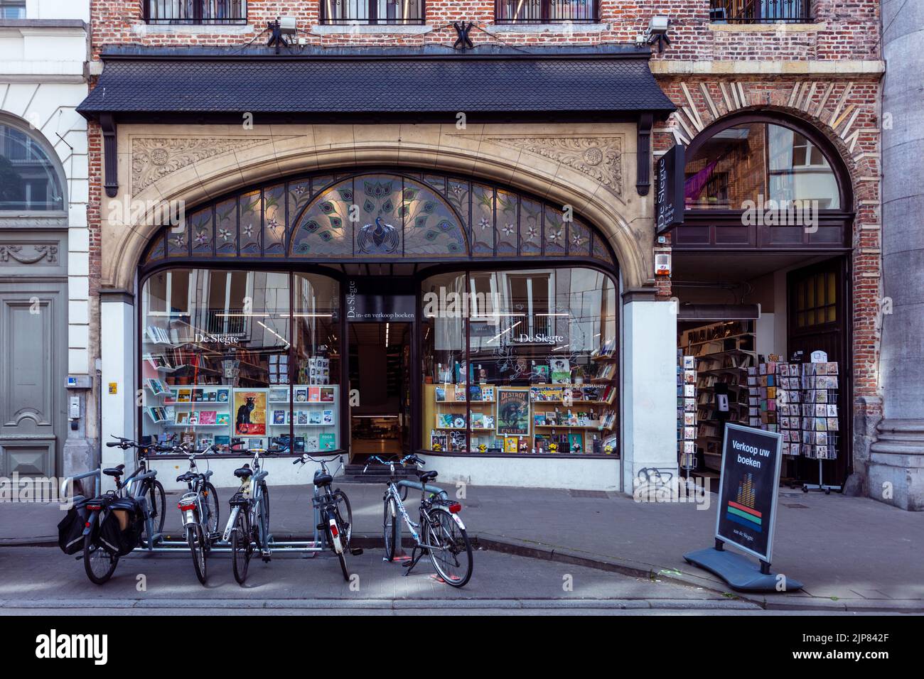 Eine Buchhandlung in der mittelalterlichen Stadt Gent, Belgien. Stockfoto