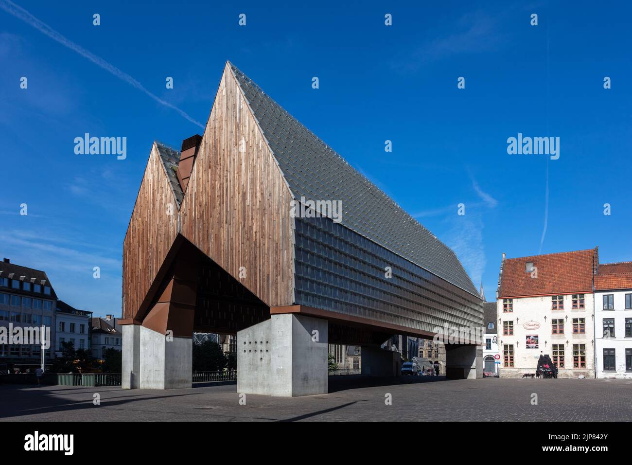 Stadshal, ein modernes Gebäude, das als Rathaus in Gent genutzt wurde. Belgien. Stockfoto