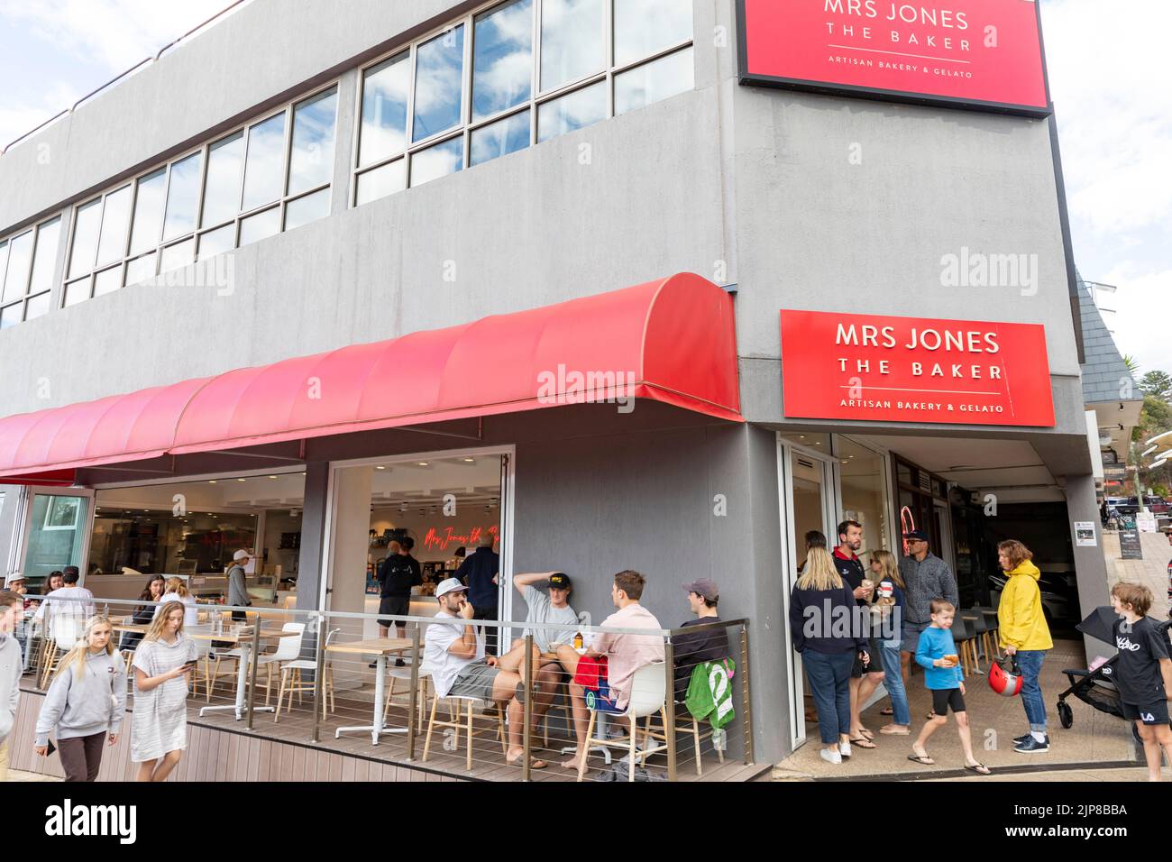 Freshwater Beach Sydney, Mrs Jones handwerkliche Bäckerei und Café im Dorf, Sydney Northern Beaches, NSW, Australien Stockfoto