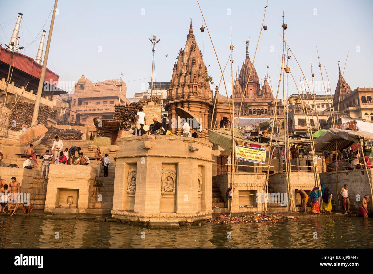 Manikarnika Ghat, Ganga River Ganges, Varanasi, Banaras, Benaras, Kashi, Uttar Pradesh, Indien Stockfoto