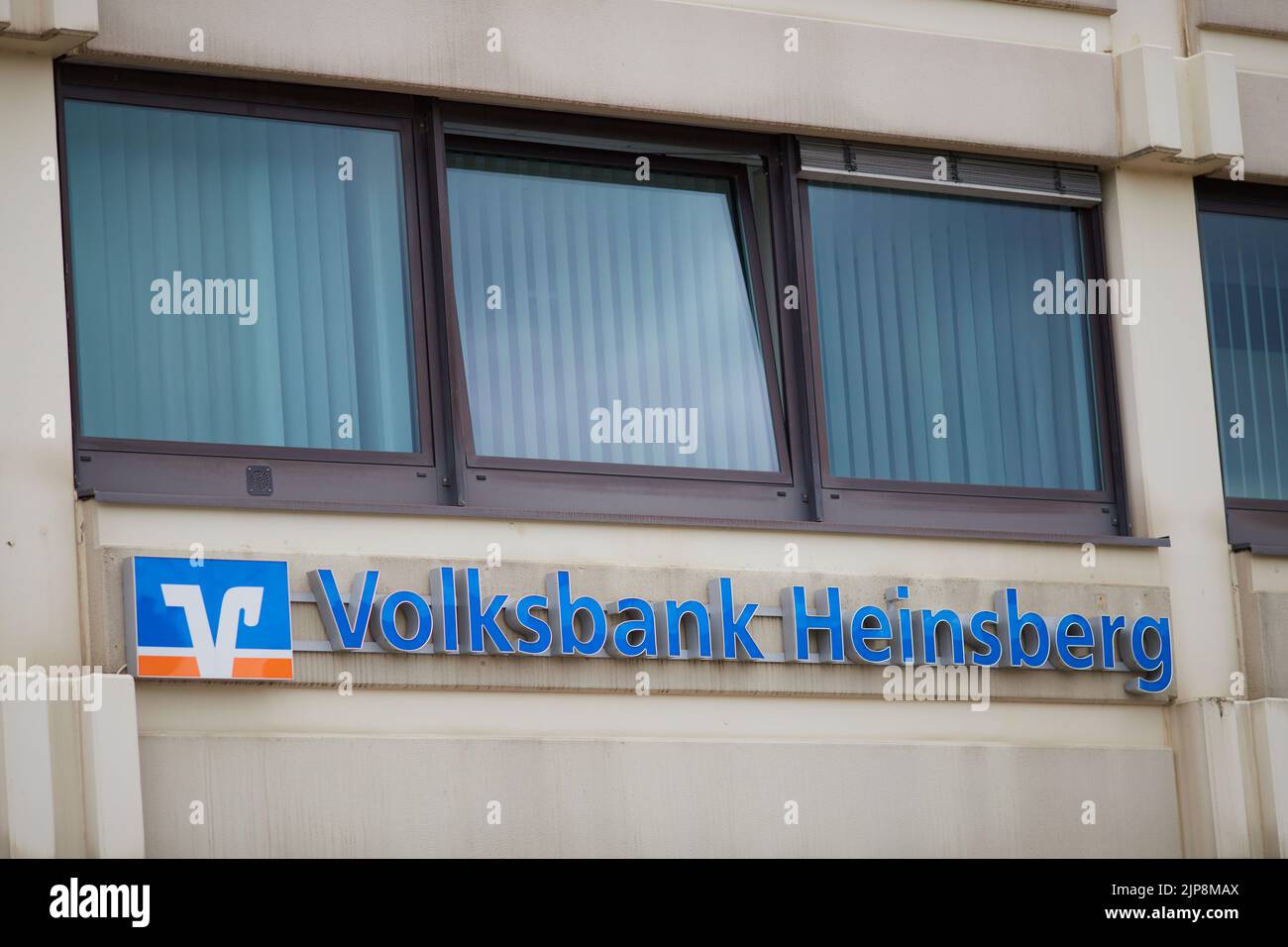 Der Eingang einer Volksbank Heinsberg in der Stadt Stockfoto