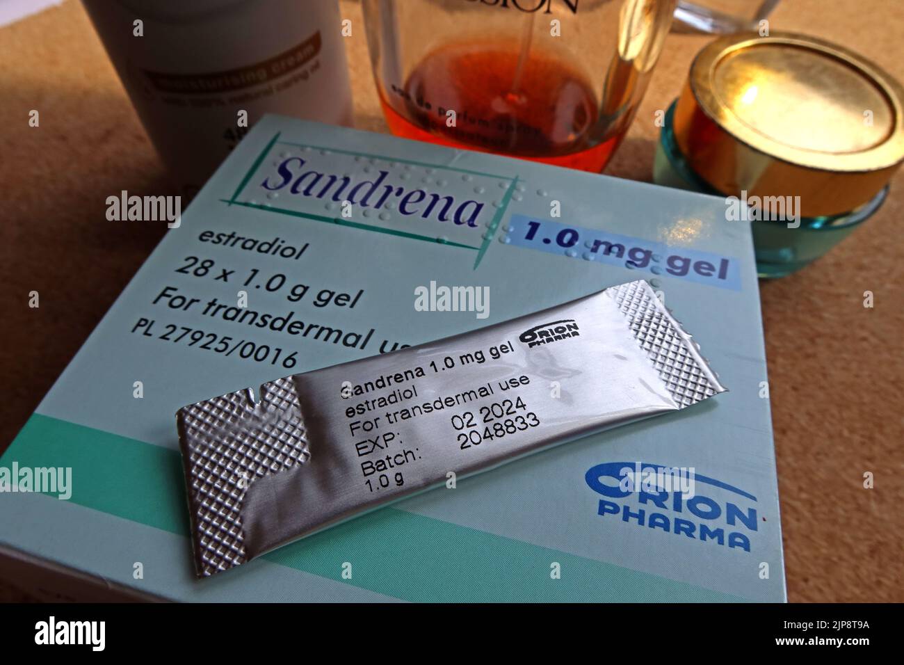 Het, Hormonersatztherapie, Wechseljahre-Behandlungsgel, Östradiol, transdermal, Engpässe. Orion Pharma in Großbritannien, Schottland, Wales Stockfoto