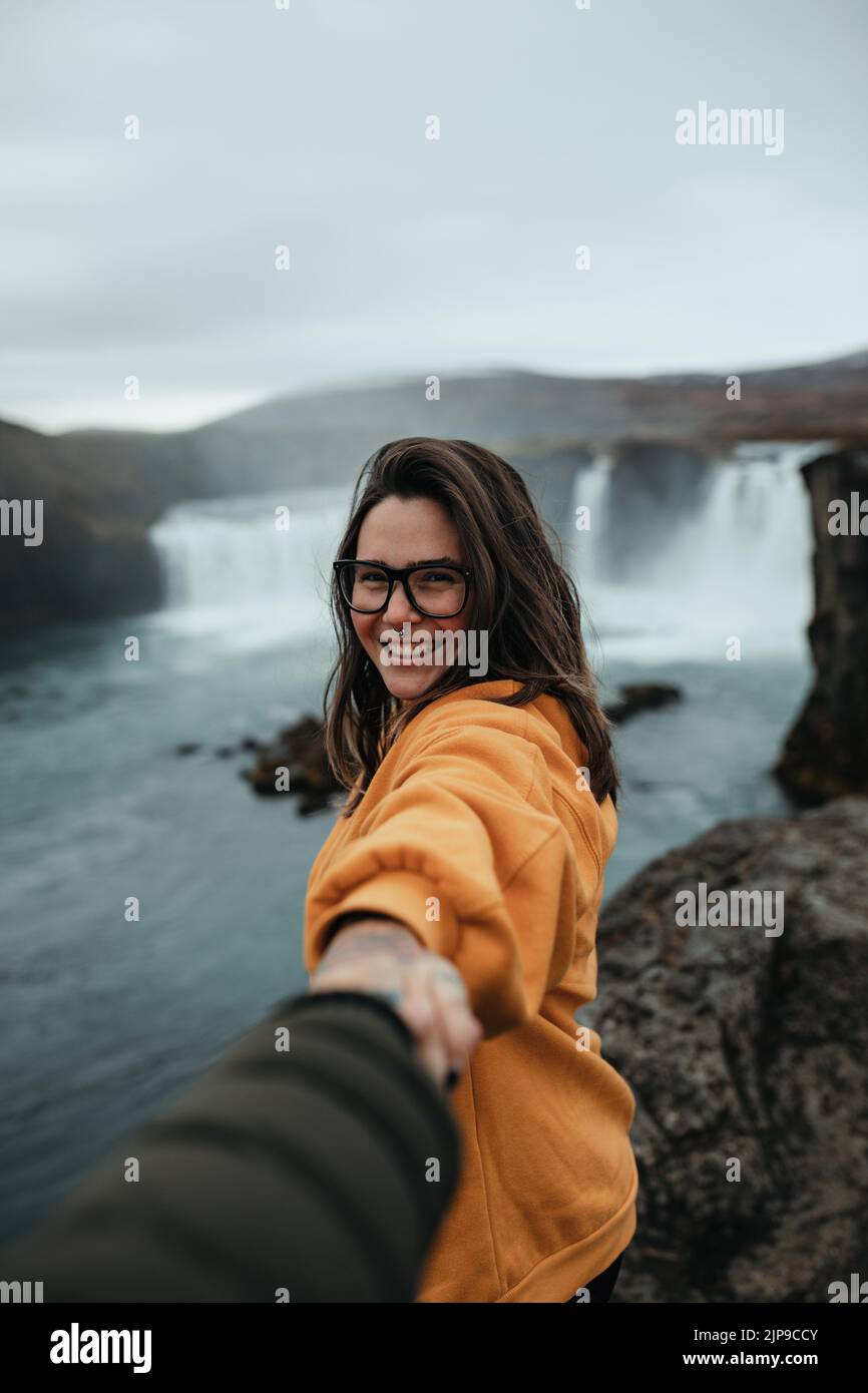 Wasserfall, Hände haltend, island, Tourist, Kaskade, Wasserfälle, isländer, Touristen Stockfoto
