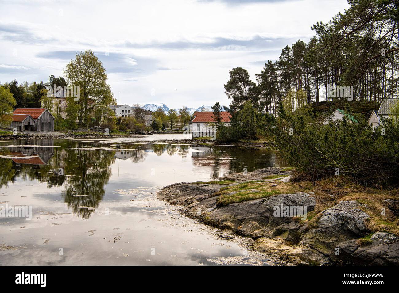Ålesund ist eine Hafenstadt an der Westküste Norwegens, am Eingang zum Geiranger Fjord. Es ist bekannt für den Jugendstil architektonischen Stil in whic bekannt Stockfoto