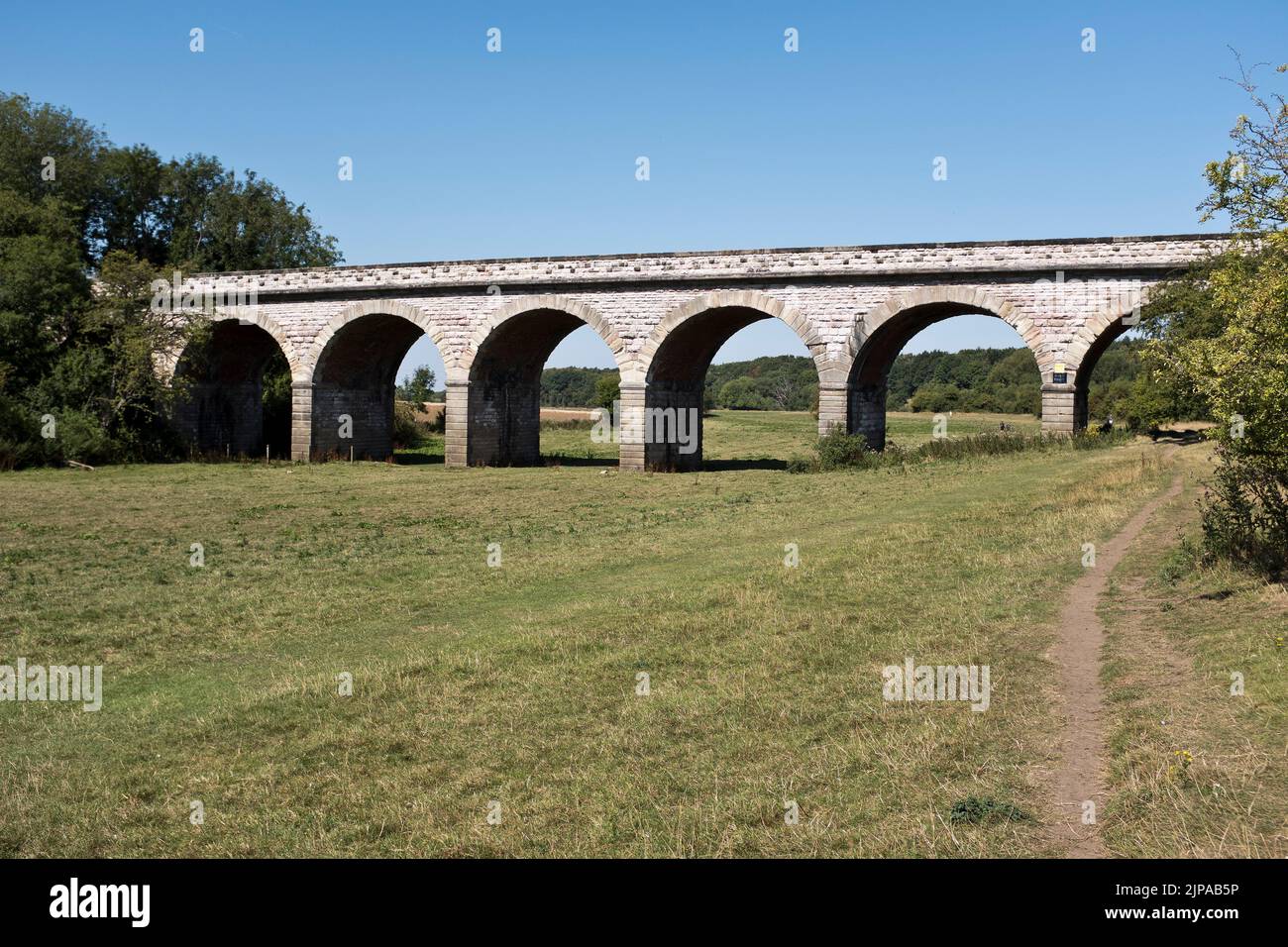 dh Viadukte TADCASTER YORKSHIRE stillte Eisenbahn Viadukt Walk Ebor Way Fußweg Brücken uk Wanderwege england Stockfoto
