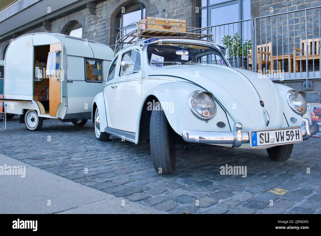 Car and caravan Fotos und Bildmaterial in hoher Auflösung Alamy