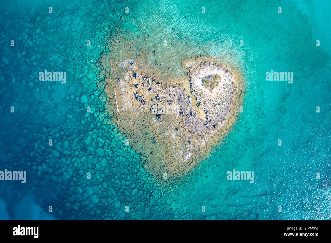Luftaufnahme von porto cesareo und der Herzinsel. Apulien, italien Stockfoto