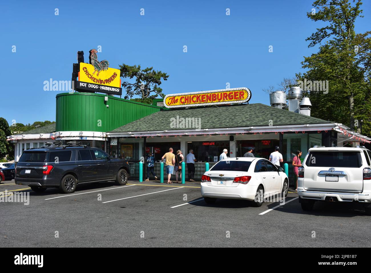 Bedford, Kanada - 31. Juli 2022: Das Chickenburger wurde 1940 eröffnet und gilt als das älteste Drive-in-Restaurant Kanadas. Es befindet sich in Bedf Stockfoto