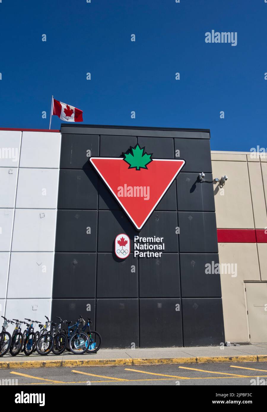 Logo des Canadian Tire Stores auf dem Gebäude Stockfoto