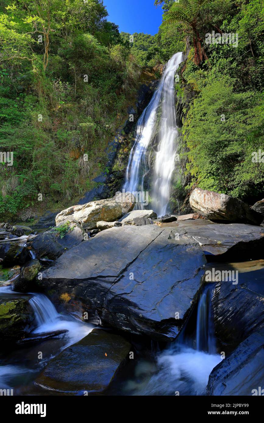 Der berühmte Xinliao Wasserfall in der Gemeinde Dongshan, Bezirk Yilan, Taiwan Stockfoto