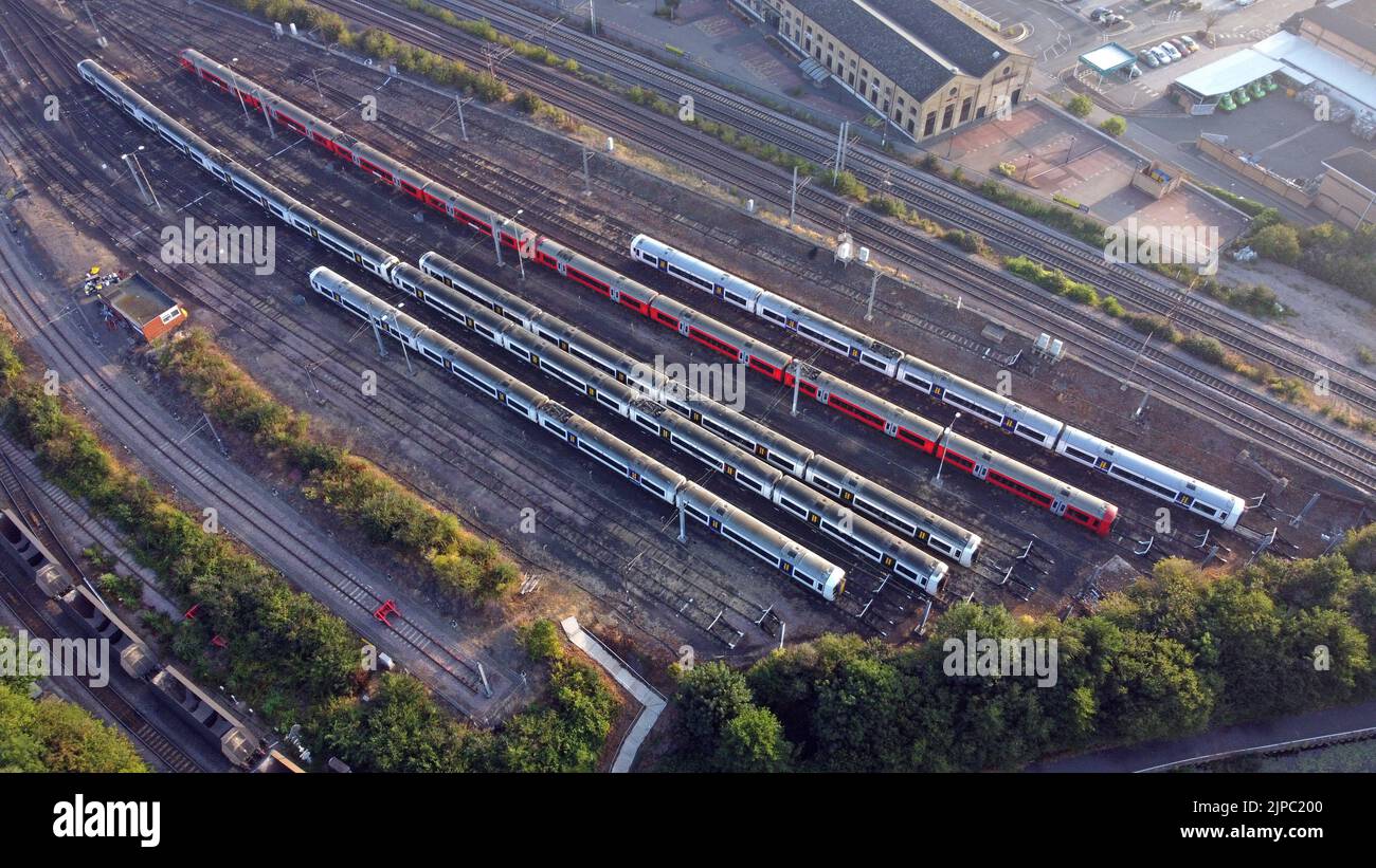 Peterborough, Großbritannien. 13. August 2022. Züge in der Nähe des Bahnhofs Peterborough am Morgen des ASLEF-Eisenbahnstreiks. ASLEF, die Gewerkschaft der Lokführer, rief zum Streik auf. ASLEF-Eisenbahnstreik, Peterborough, Cambridgeshire, Großbritannien, am 13. August, 2022 Kredit: Paul Marriott/Alamy Live Nachrichten Stockfoto