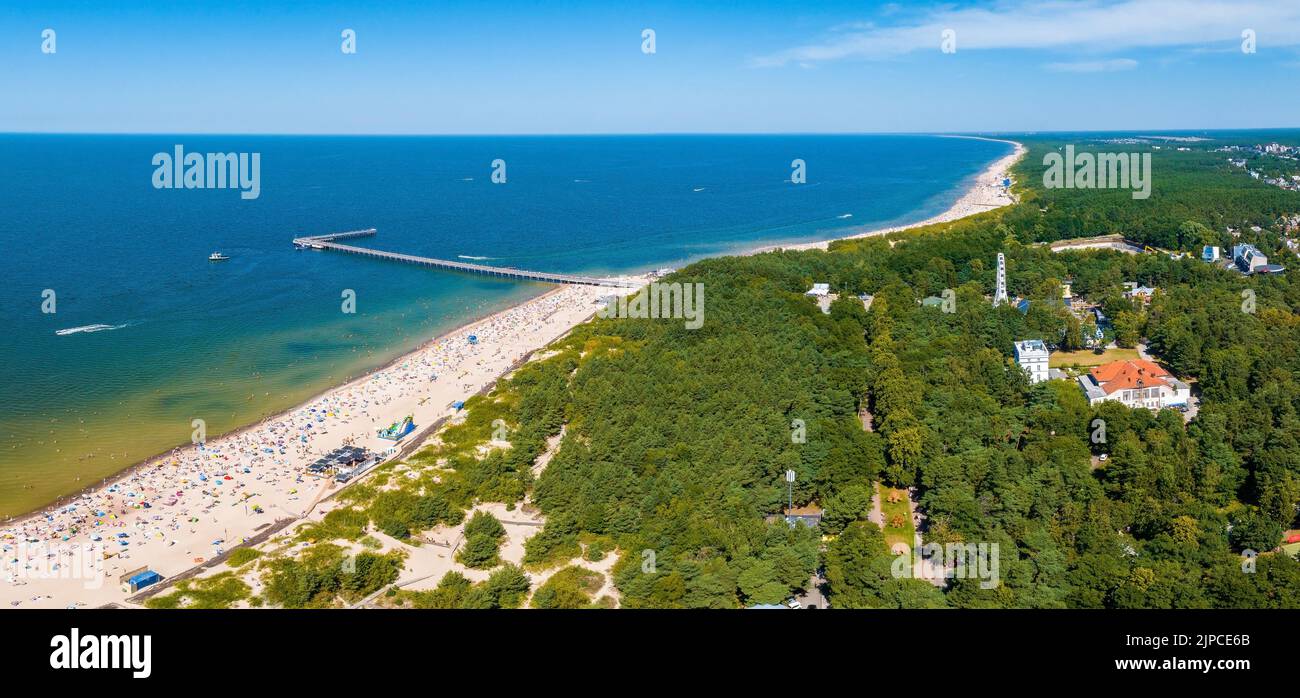 Luftaufnahme des Strandes und der Küste in Palanga, Litauen. Stockfoto