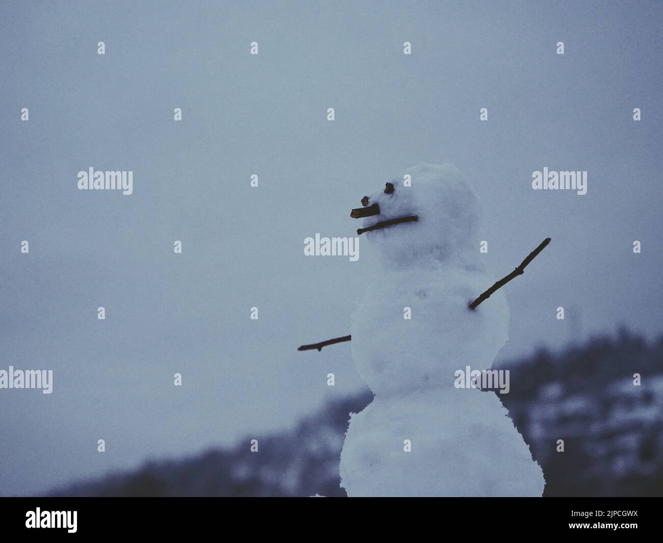Niedrigen Winkel Ansicht eines Schneemanns Stockfoto