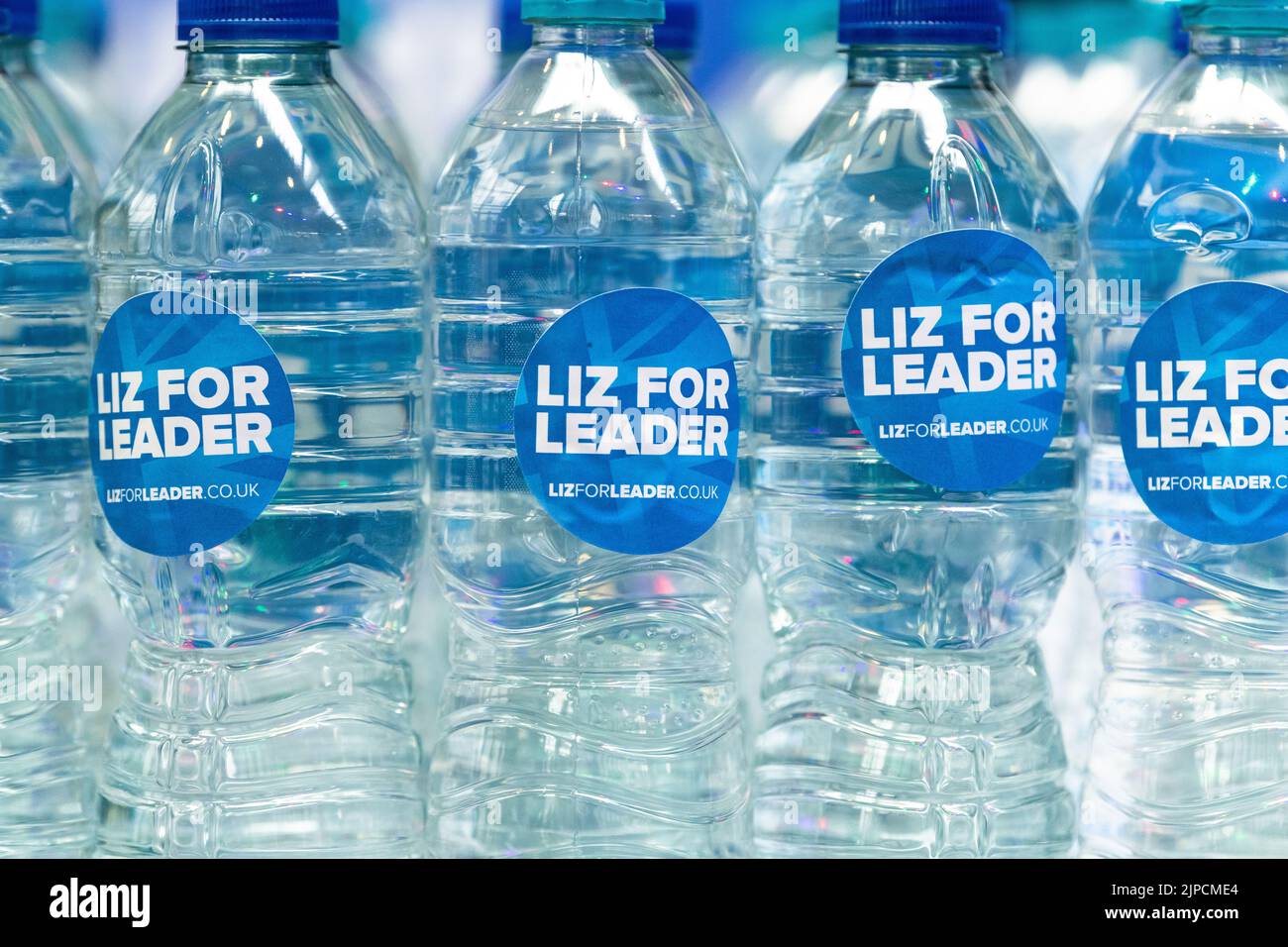 In Liz We Truss – Materialien für Führungskampagnen von Liz Truss bei konservativen Wahlen, Perth, Schottland, Großbritannien 16. August 2022 Stockfoto