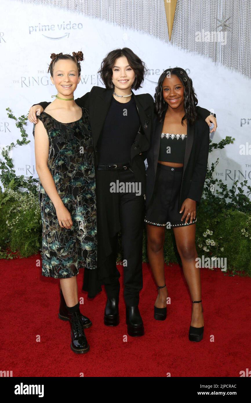 Pasadena, CA. 16. August 2022. Sofia Rosinsky, Riley Lai Nelet, Camryn Jones bei der Ankunft für AMERICA'S GOT TALENT (AGT) Saison 17 Live Show Red Carpet, Sheraton Pasadena Hotel, Pasadena, CA 16. August 2022. Kredit: Priscilla Grant/Everett Collection/Alamy Live Nachrichten Stockfoto