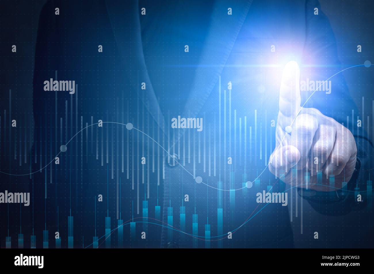 Geschäftswachstumskonzept. Geschäftsmann planen Wachstum und Erhöhung der positiven Indikatoren in seinem Geschäft. Diagramm „Geschäftsmann Berührt“, Das Auf Wachstum Hinweist. Stockfoto