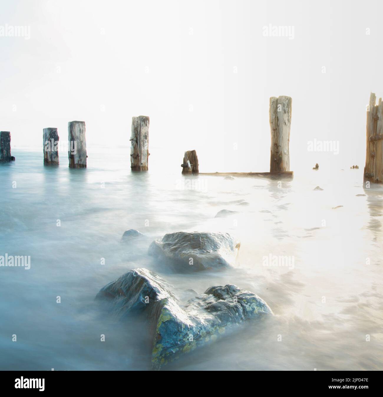 Alte Holzkehlchen im atlantik, am Crow Point, Devon UK Stockfoto