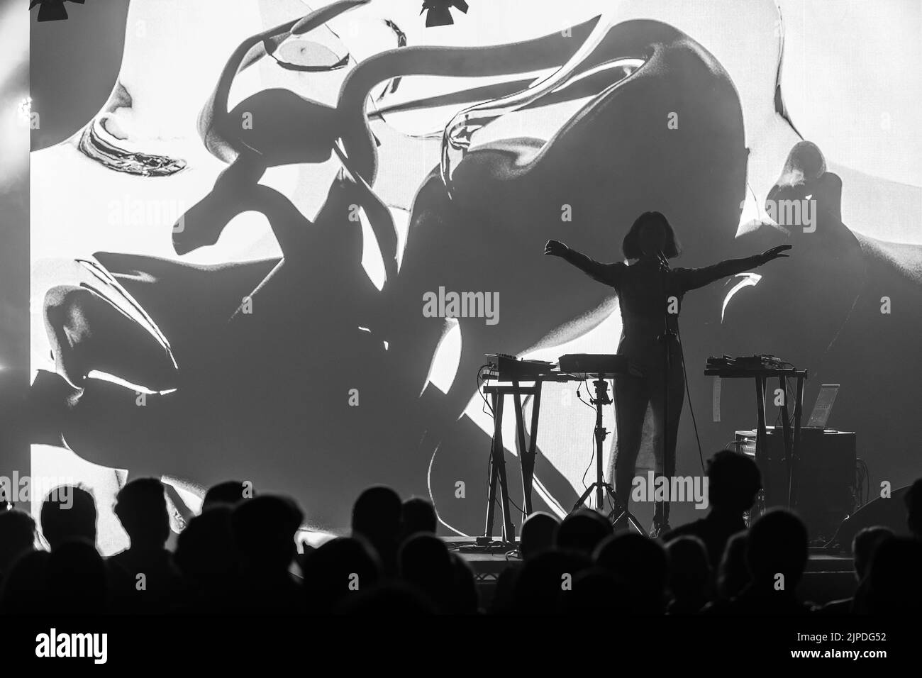 Kelly Lee Owens tritt 2021 beim Focus Wales Festival auf. Stockfoto