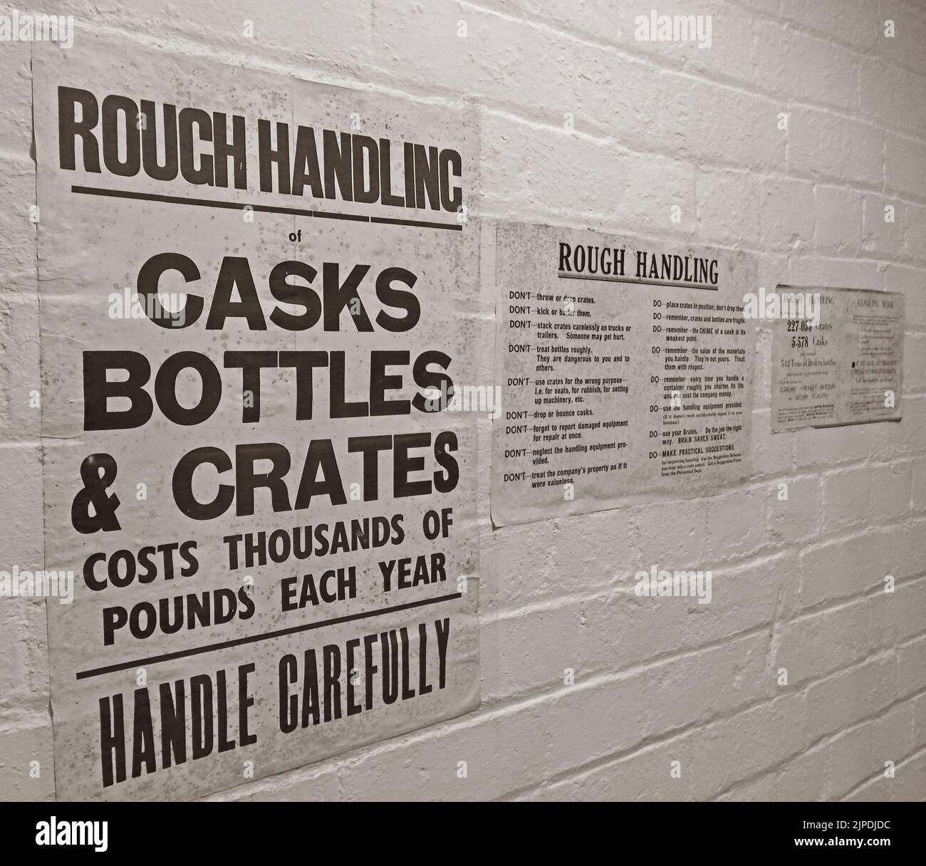 Rough Handling, WARNING Factory Poster – vorsichtig handhaben Stockfoto