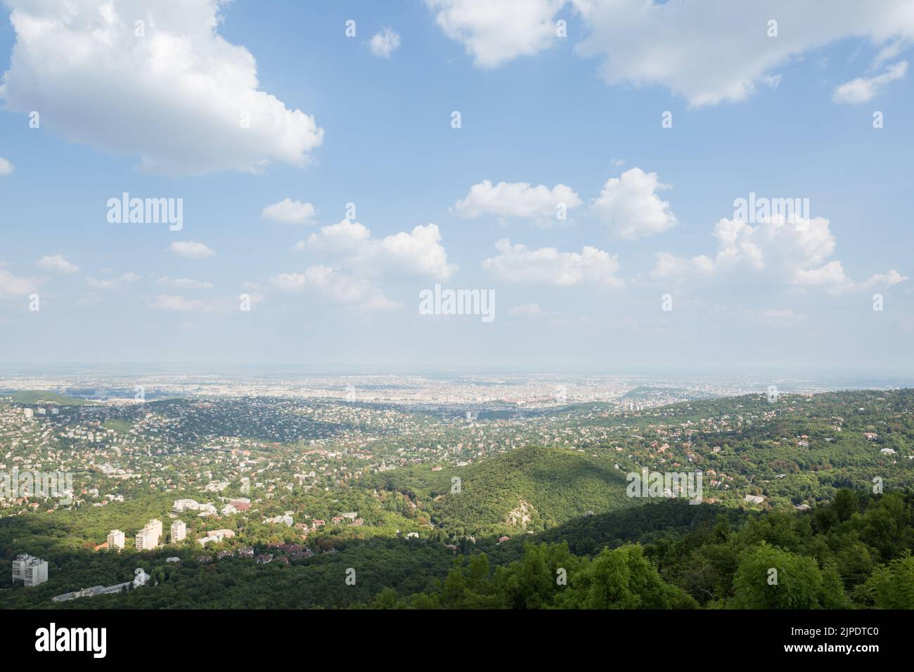 Blick von der Spitze des János-Hügels, erreichbar mit dem Budapester Sessellift, Budapest, Ungarn Stockfoto