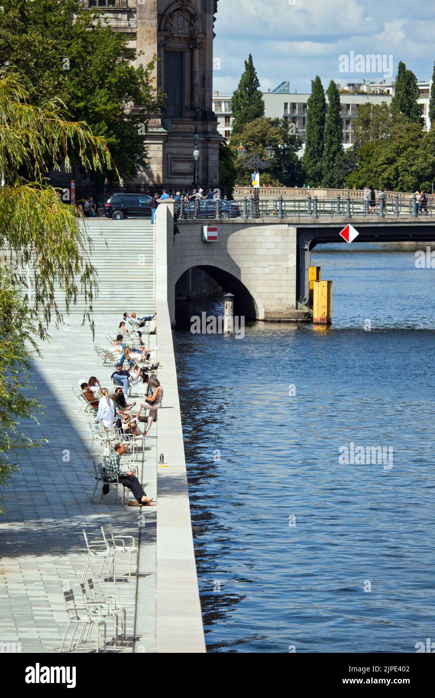 berlin, Ufer des Spree-Flusses, Ufer der Spree-Flüsse Stockfoto