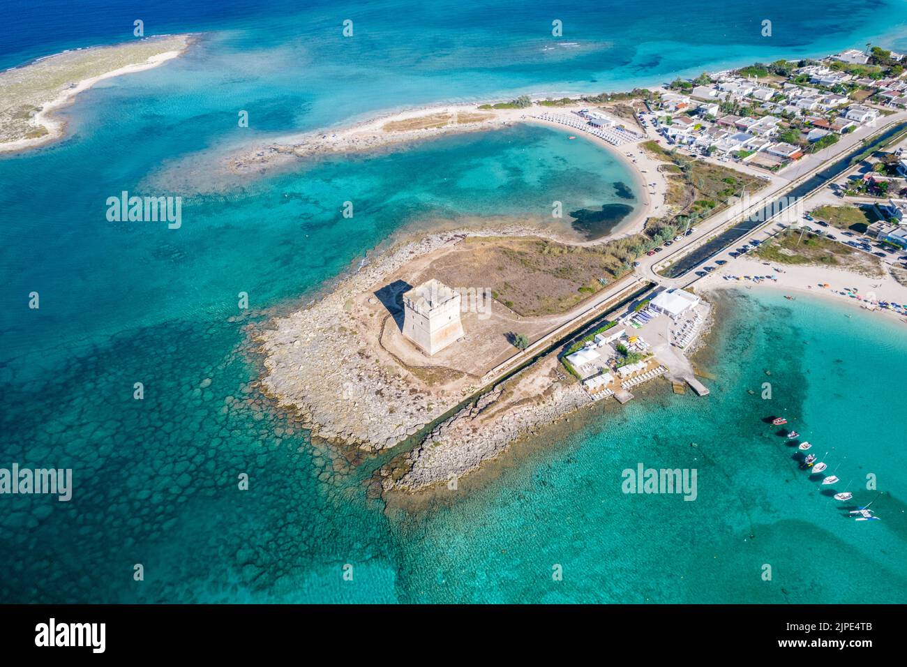 Luftaufnahme von porto cesareo und der Herzinsel. Apulien, italien Stockfoto