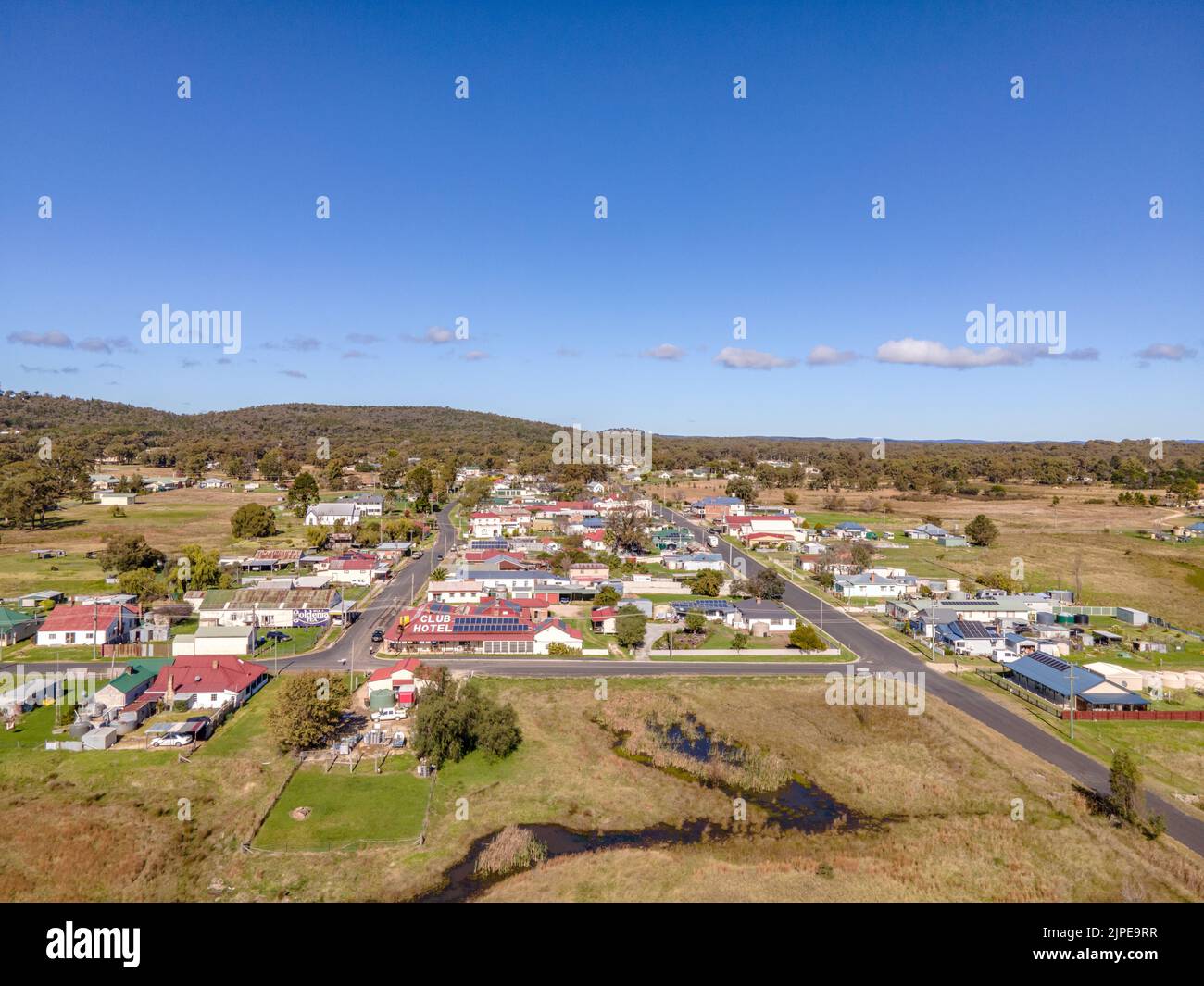 Ein Panoramablick auf Emmaville Stadt auf einem Waldgrund, Australien Stockfoto