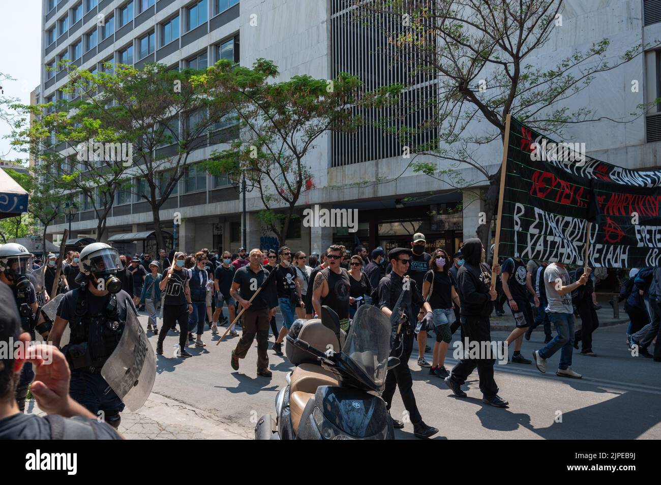 ATHEN, GRIECHENLAND - 14. MAI 2022: Demonstration von Anhängern der rechtsextremen Partei „Goldene Morgenröte“ in Athen in Griechenland Stockfoto