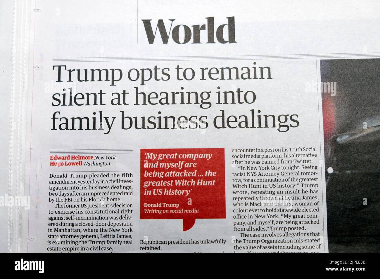 Donald 'Trump entscheidet sich dafür, bei der Auseinandersetzung mit Familiengeschäften zu schweigen', titelt die Zeitung Guardian den FBI-Clipping-Artikel 11. August 2022 London UK Stockfoto